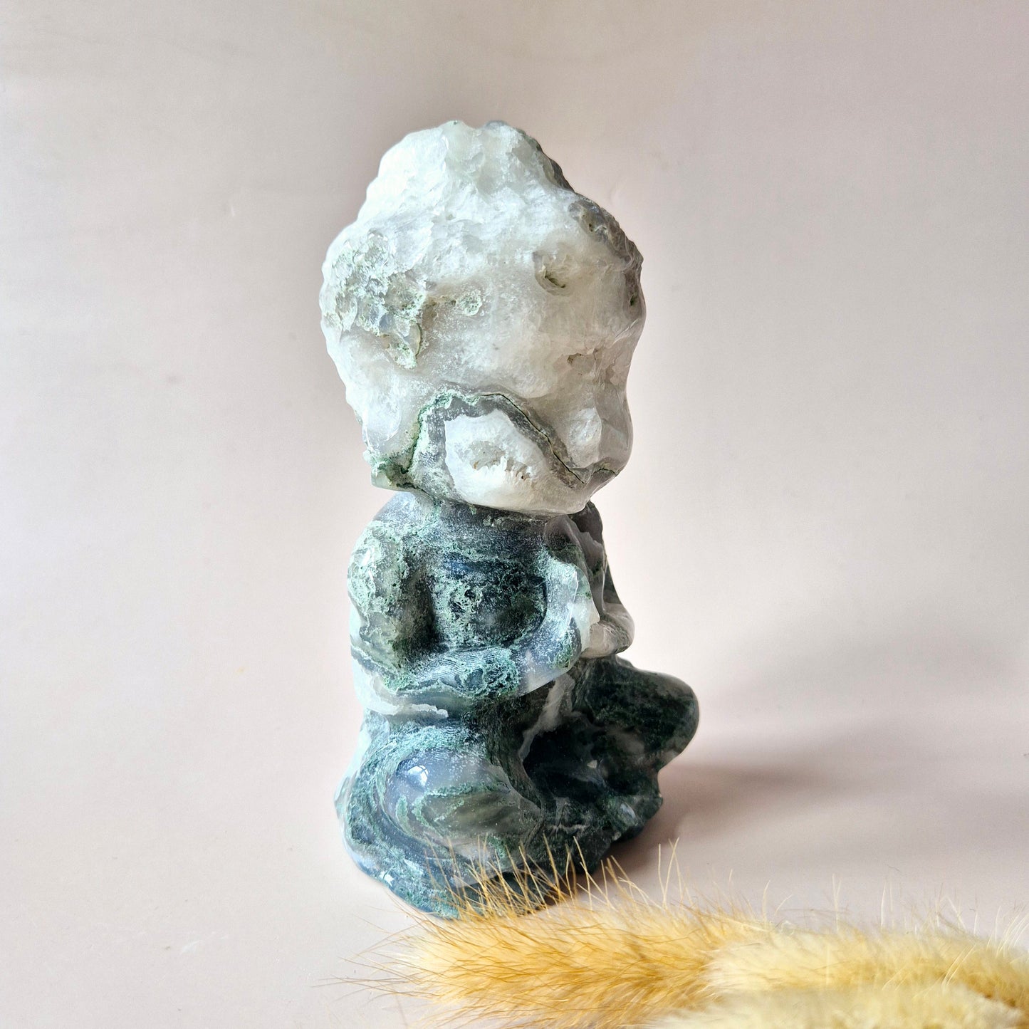 XL Druzy Mosagaat Buddha 15cm hoge geslepen Edelsteen Statement Piece 876g