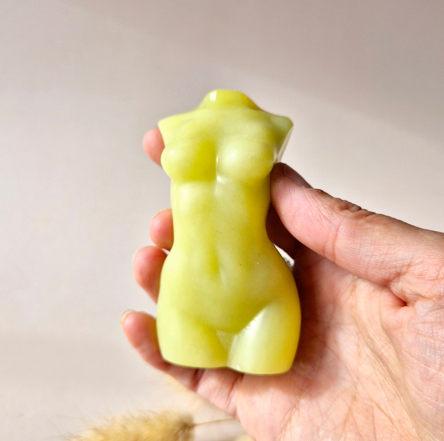 Serpentijn Vrouwenbeeldje – 8 cm – beschermende edelsteen buste