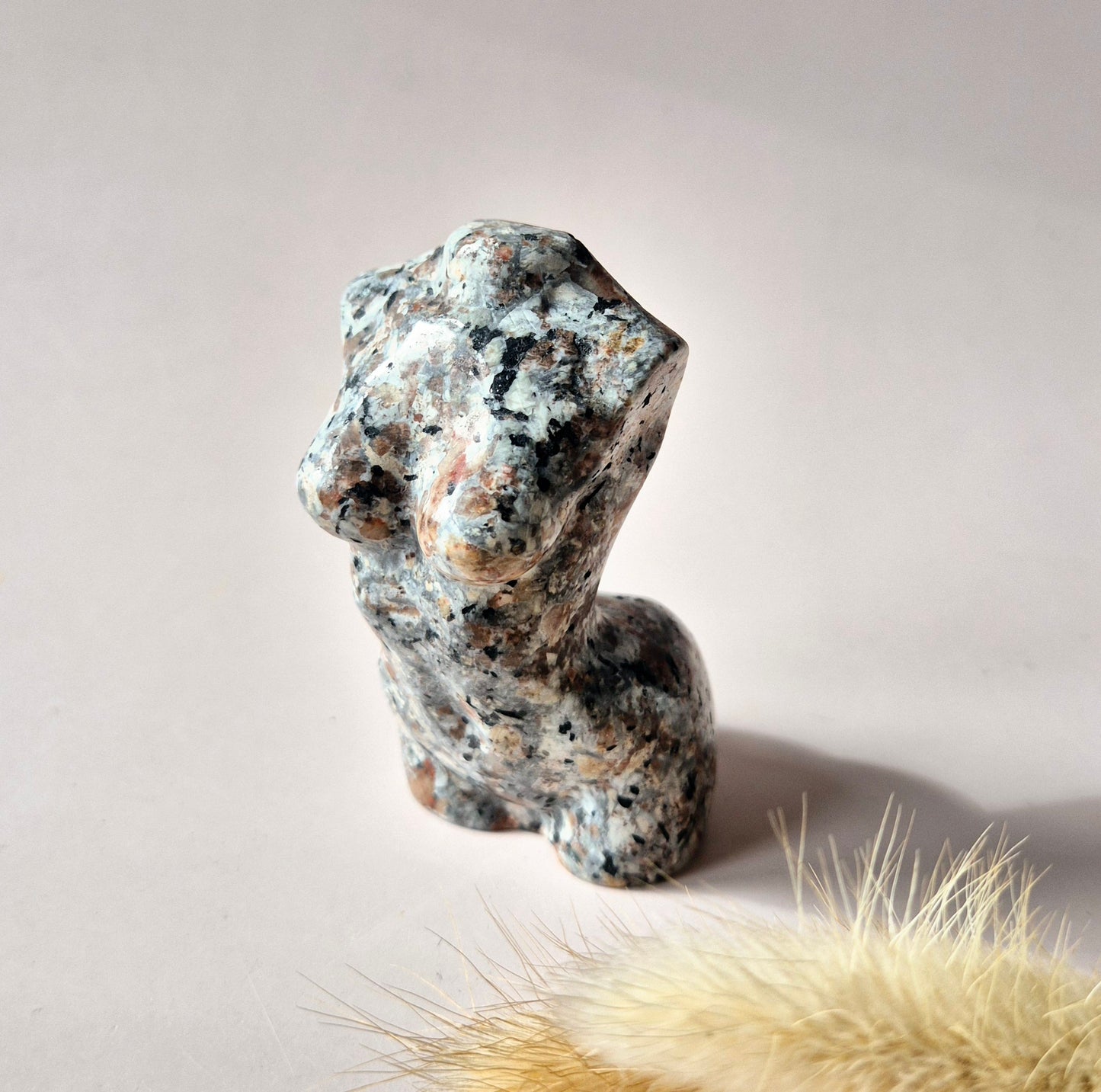 Vrouwenlichaam Beeldje – Yooperlite (8 cm) - Edelsteen buste