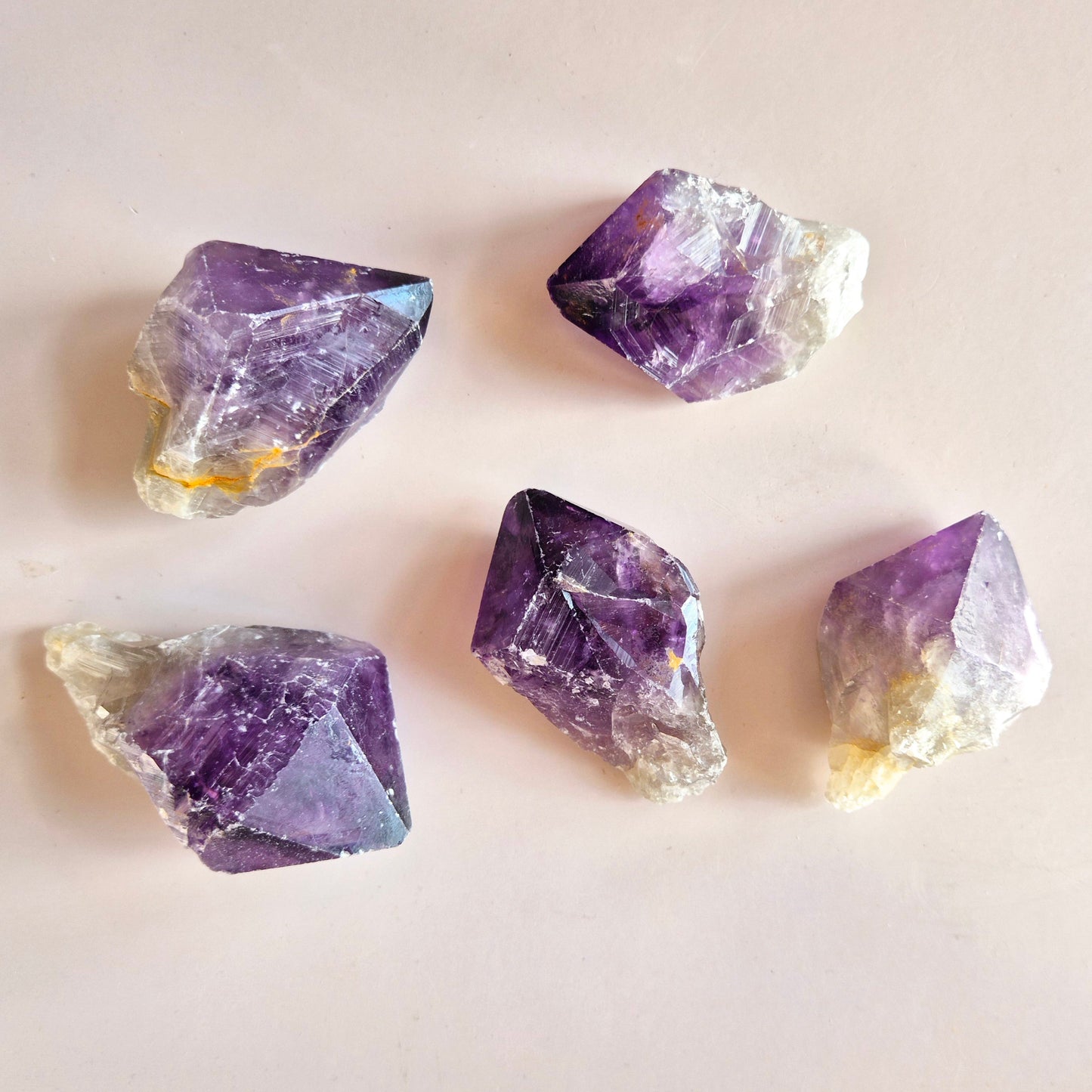 Amethystspitze (halb rau, halb poliert)