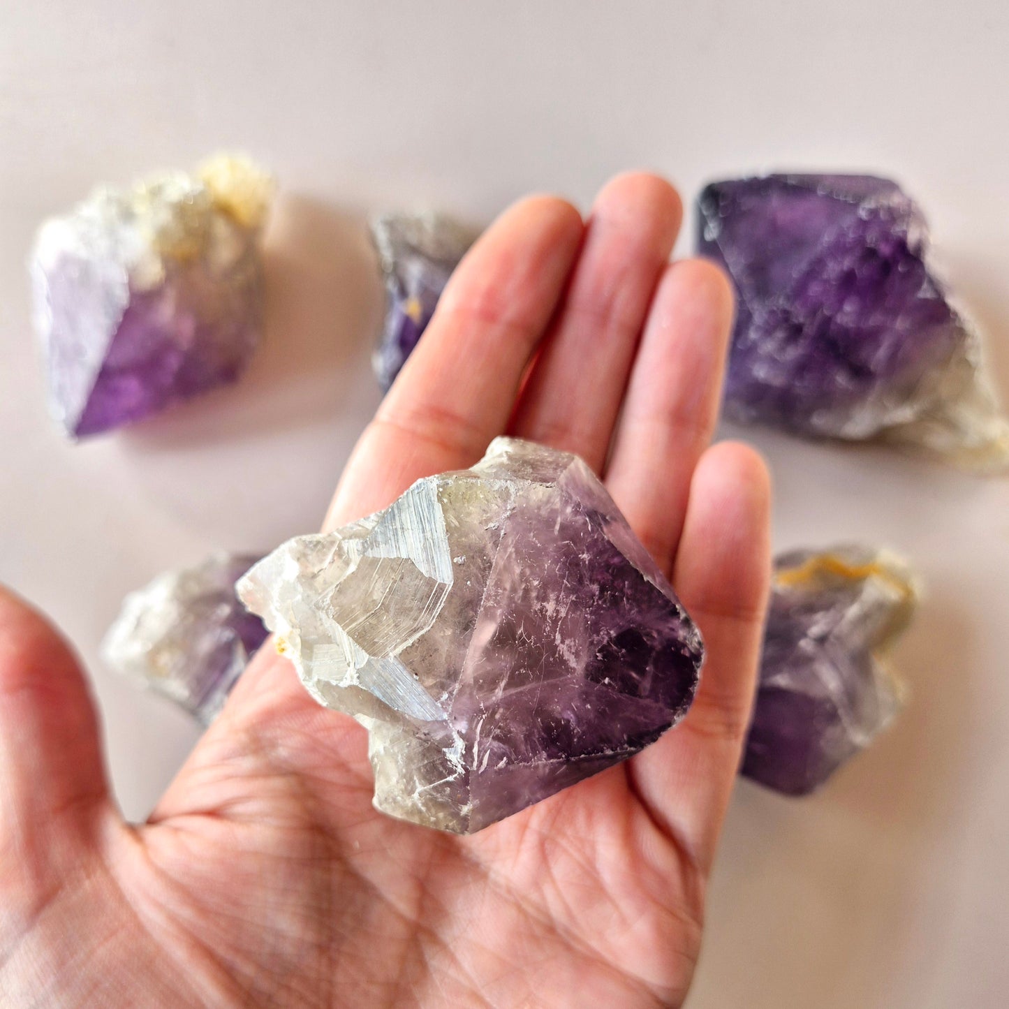 Amethystspitze (halb rau, halb poliert)