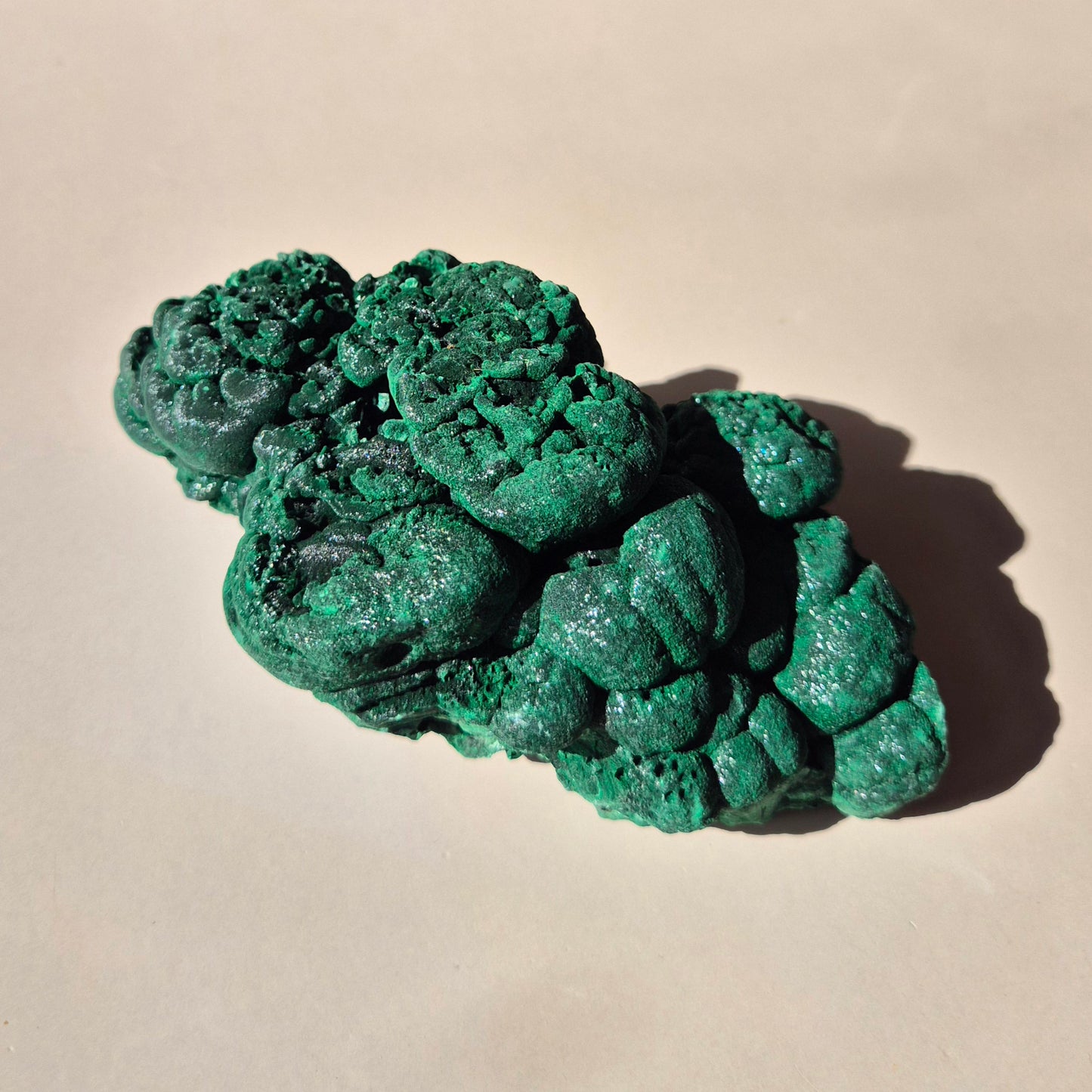 Samtmalachit – Rohes Malachit-Edelsteinstück, ca. 95 g.