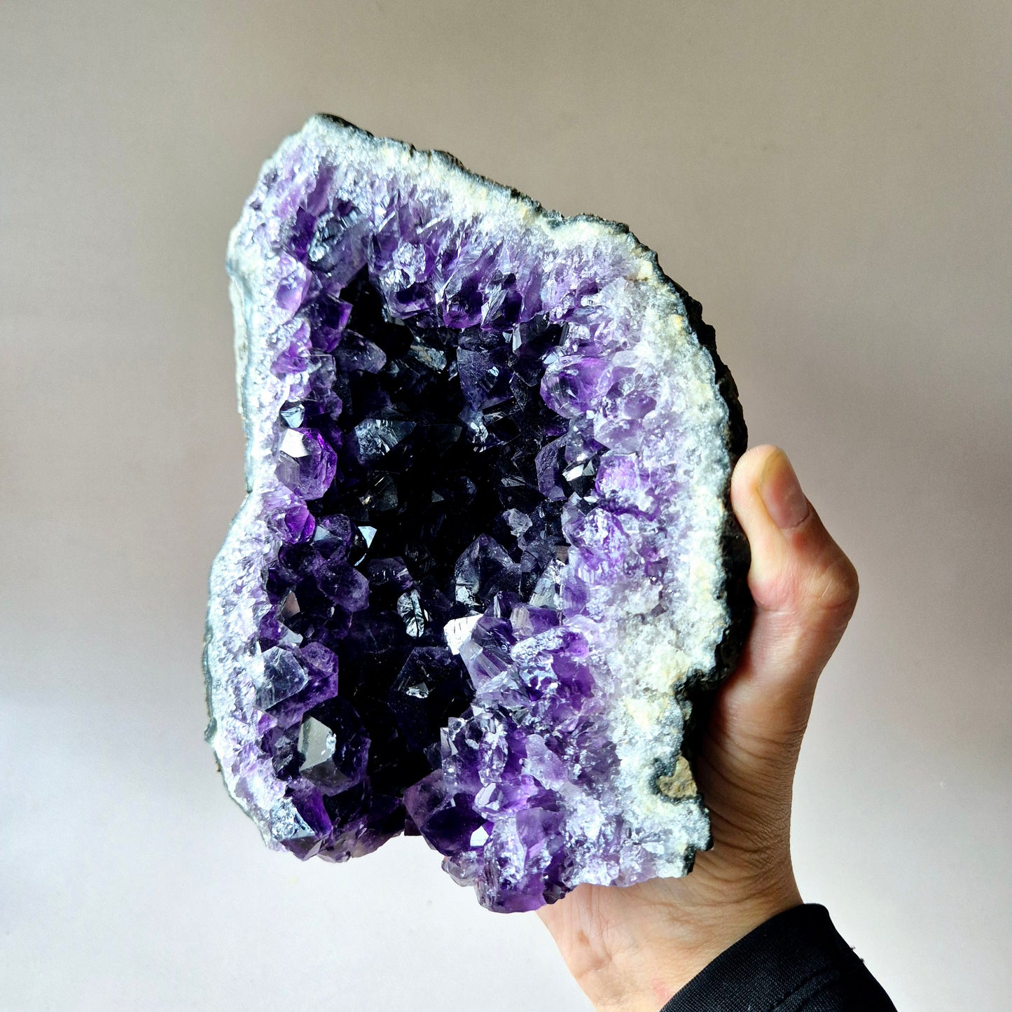 Dieppaarse Amethist Cluster – ca. 1,5 kg | Hoogwaardige geode met diepe glans