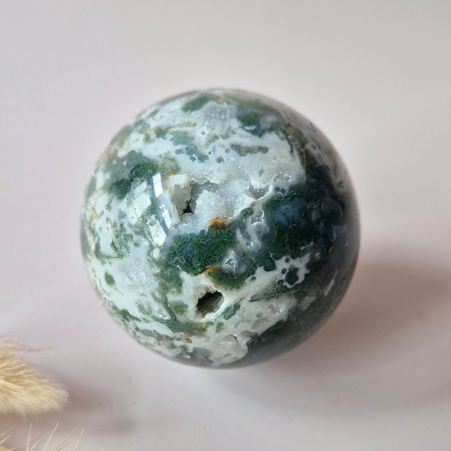 Kristallen Edelsteen Bol Mosagaat Druzy Geode sphere 56mm 247g