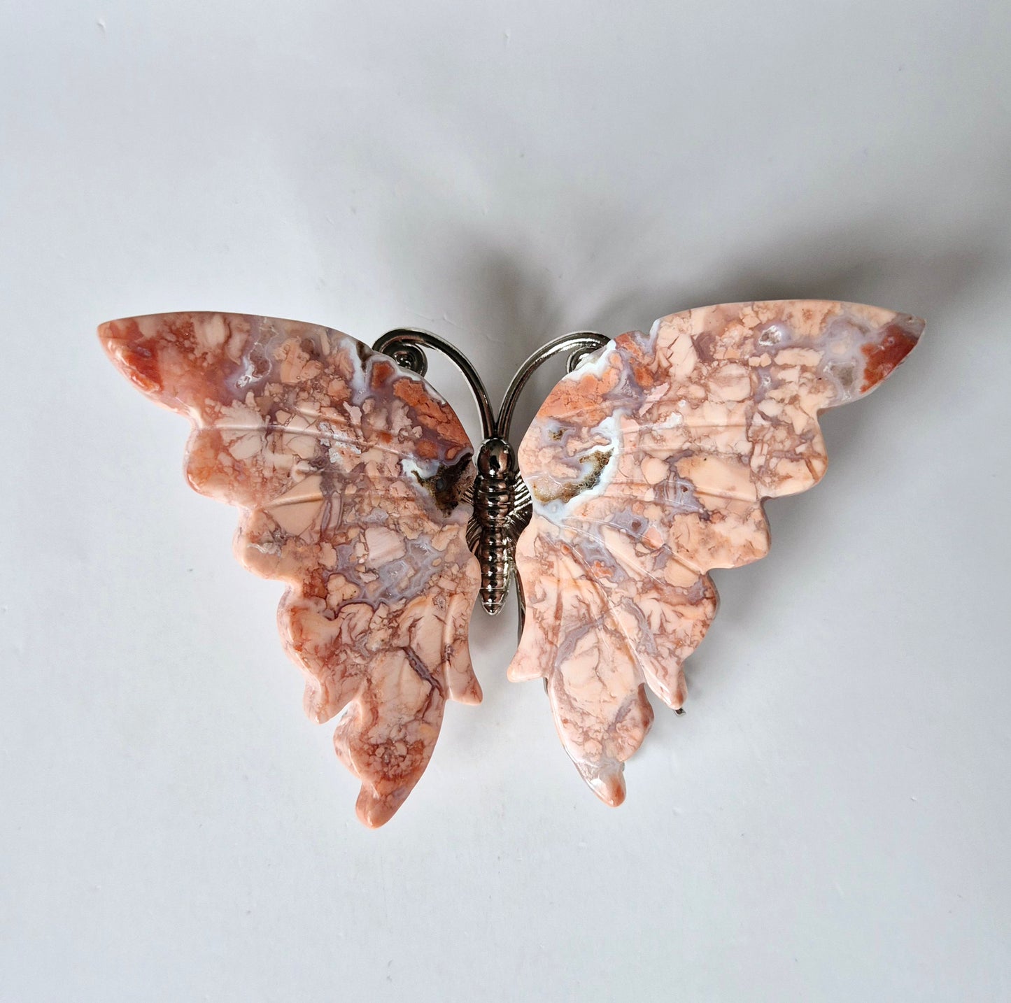 Petal Agate Agate Butterfly Crystal Carving Edelsteen vlinder met metalen lijfje 10cm