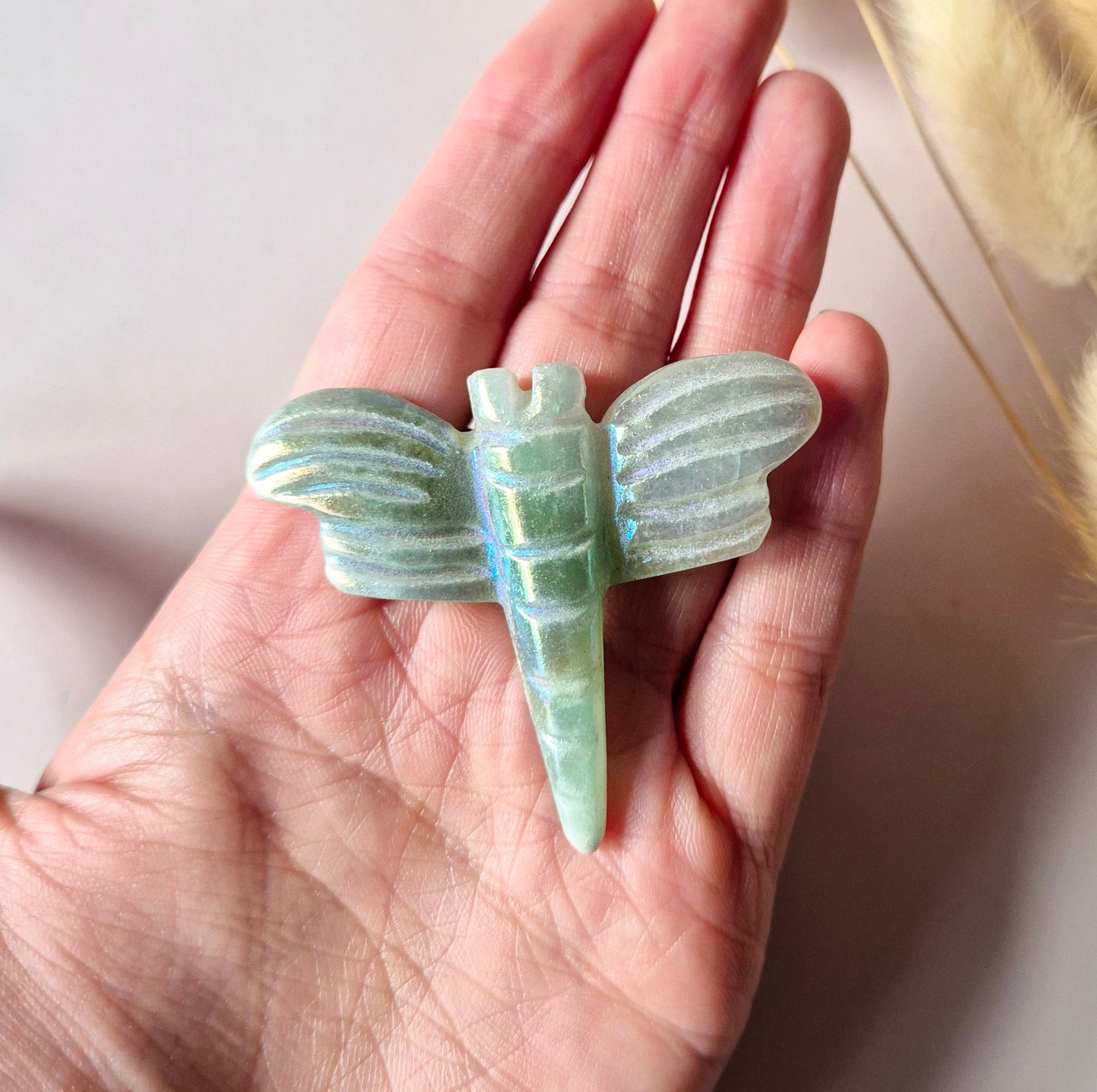 Angel Aura Libelle 5 cm – Groene Aventurijn crystal carving in diverse steensoorten Edelsteen