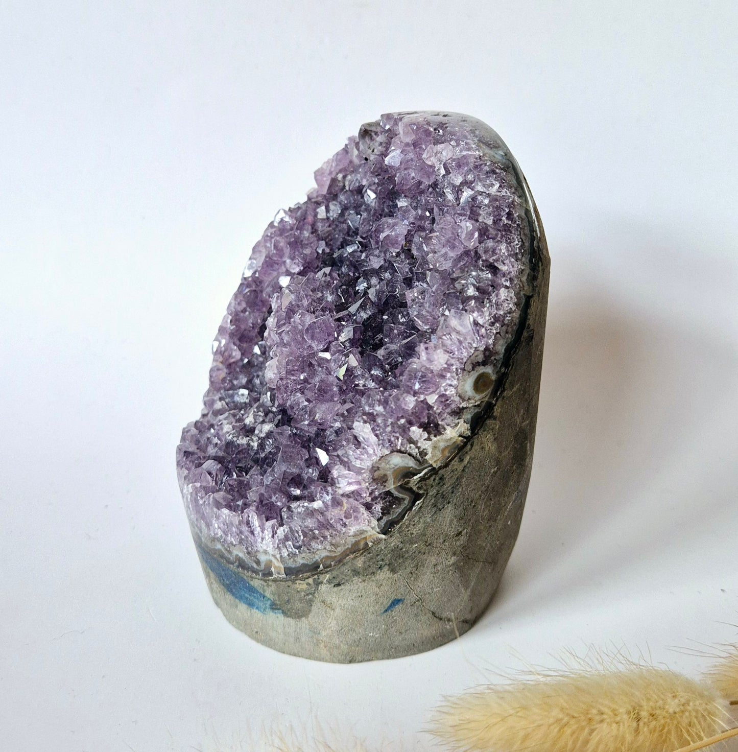 Edelsteen Gepolijste Amethist Geode van 756gram – Spirituele Eyecatcher met Krachtige Energie