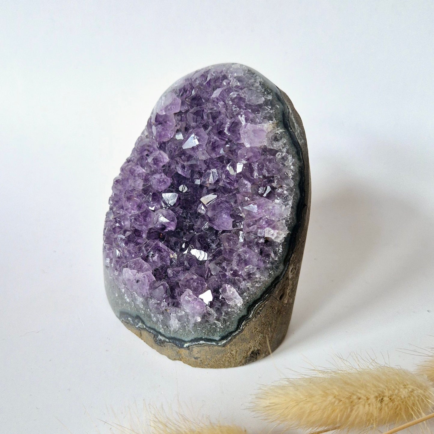 Edelsteen Gepolijste Amethist Geode van 427 gram – Spirituele Eyecatcher met Krachtige Energie