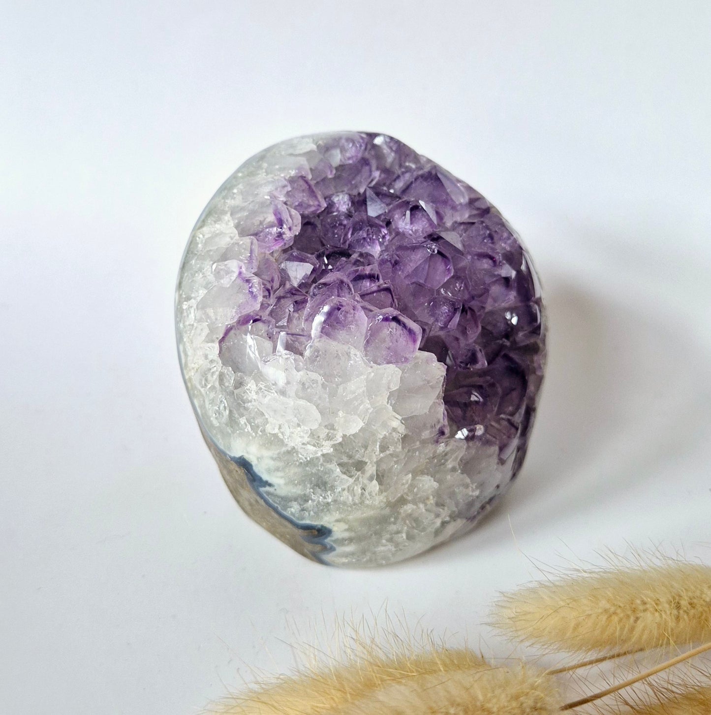 Edelsteen Gepolijste Amethist Geode van 757gram – Spirituele Eyecatcher met Krachtige Energie