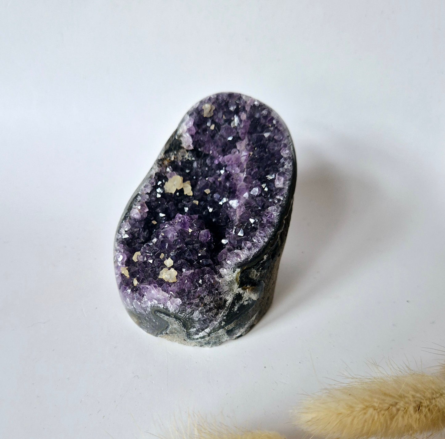 Edelsteen Gepolijste Amethist Geode van 342gram – Spirituele Eyecatcher met Krachtige Energie