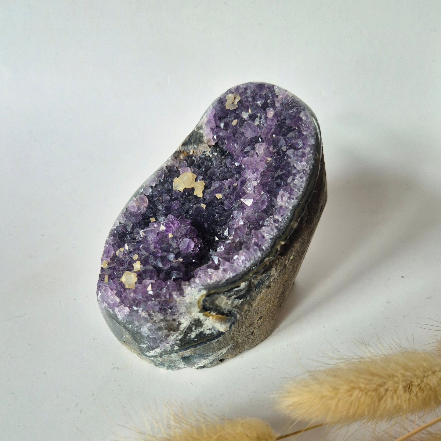 Edelsteen Gepolijste Amethist Geode van 342gram – Spirituele Eyecatcher met Krachtige Energie