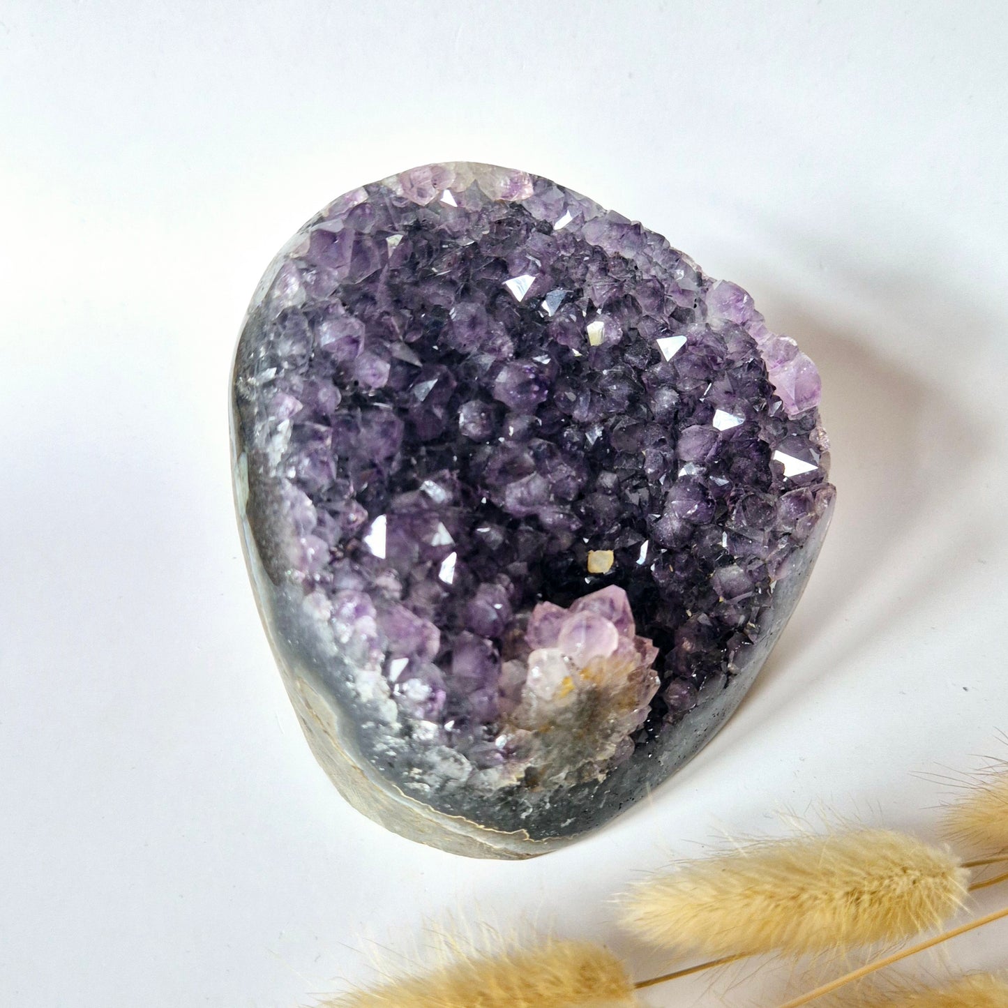 Edelsteen Gepolijste Amethist Geode van 863gram – Spirituele Eyecatcher met Krachtige Energie