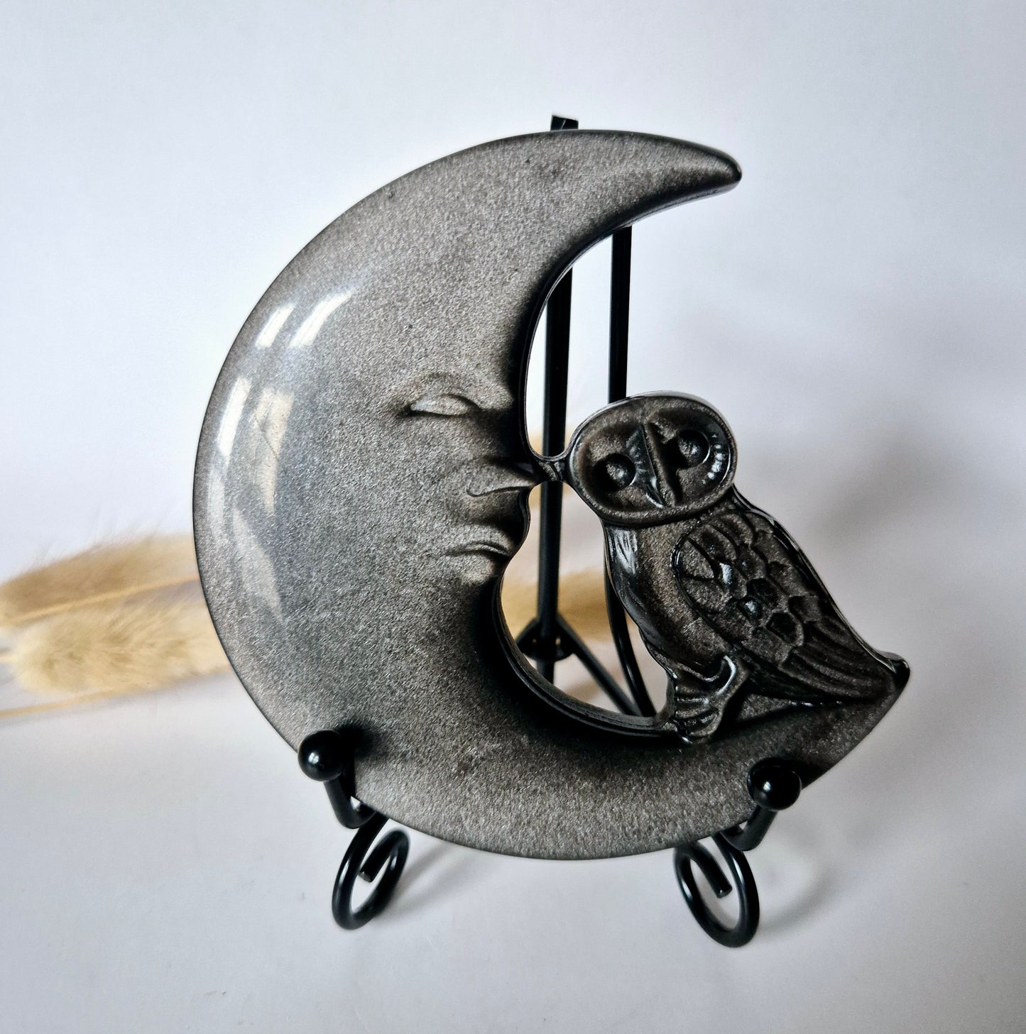 Edelsteen Carving – Silver Obsidiaan Maan & Uil (10–12 cm)