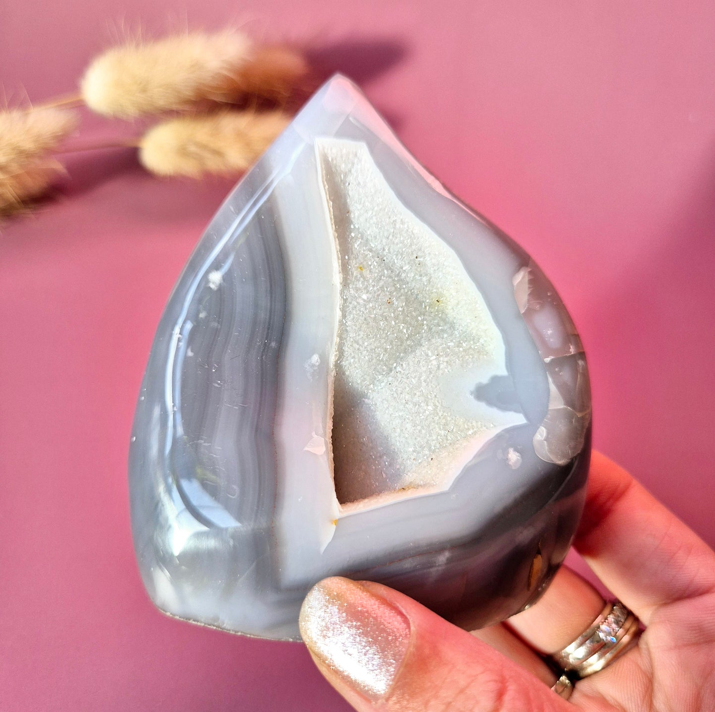 Druzy Grijze Agaat Druppelvormige Drop / Flame Staande Edelsteen Kristal - #26 344g.