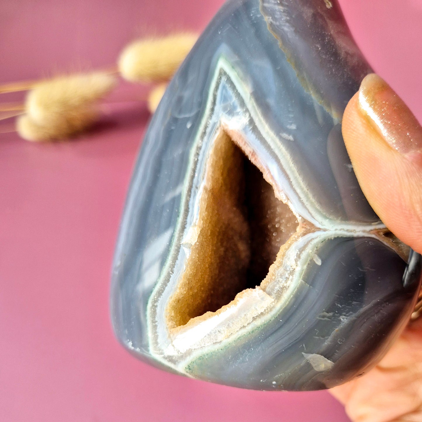 Druzy Grijze Agaat Druppelvormige Drop / Flame Staande Edelsteen Kristal - #33 467g.