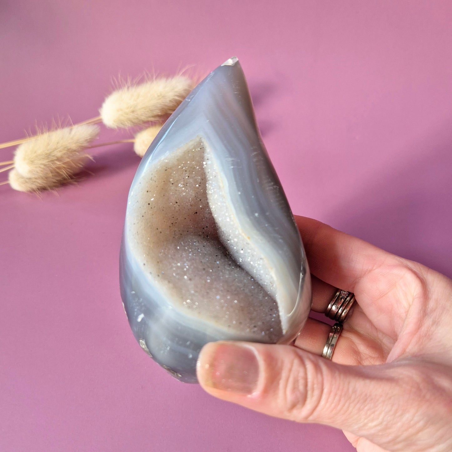 Druzy Grijze Agaat Druppelvormige Drop / Flame Staande Edelsteen Kristal - #34 344g.