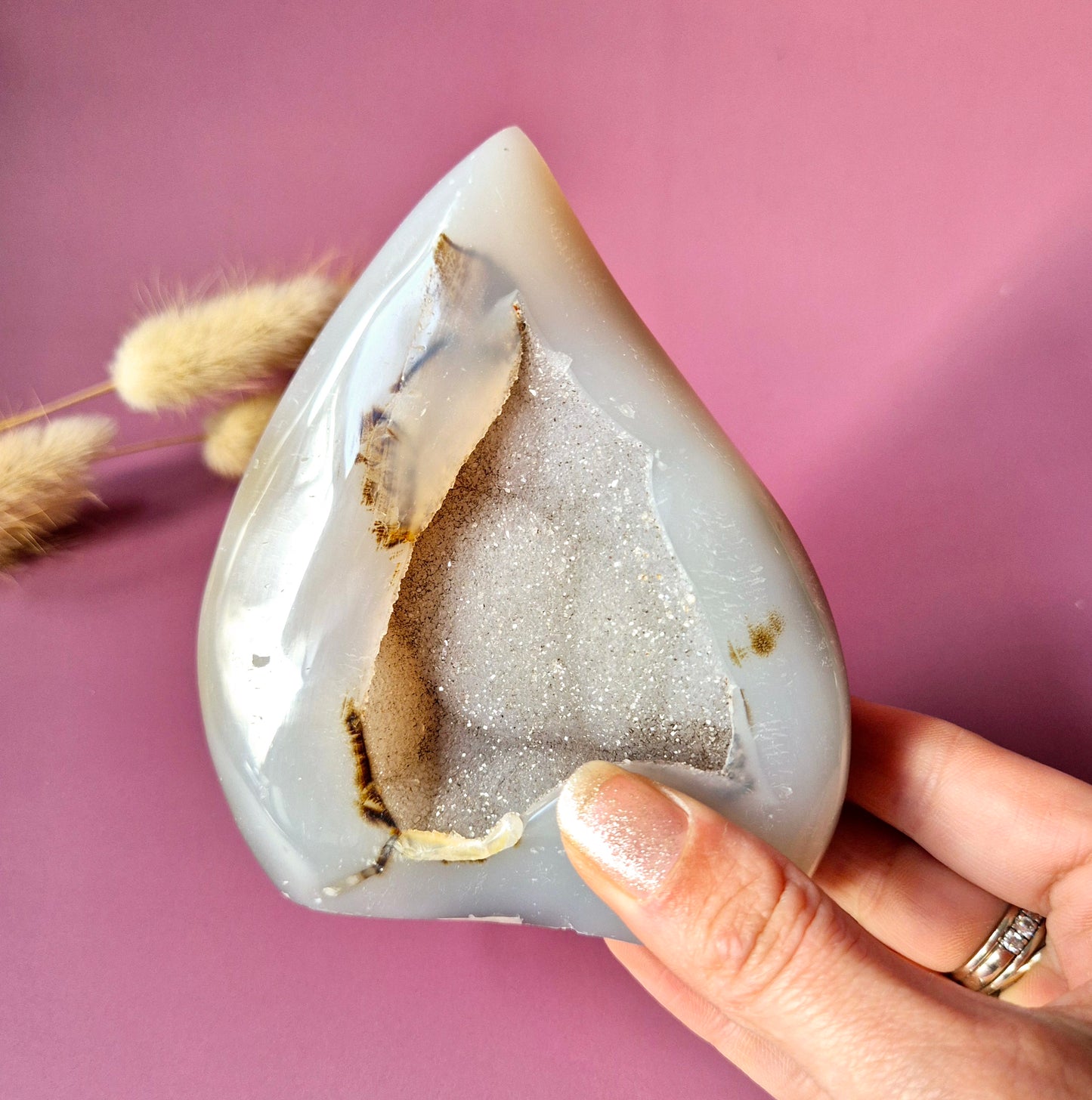 Druzy Grijze Agaat Druppelvormige Drop / Flame Staande Edelsteen Kristal - #37 455g.