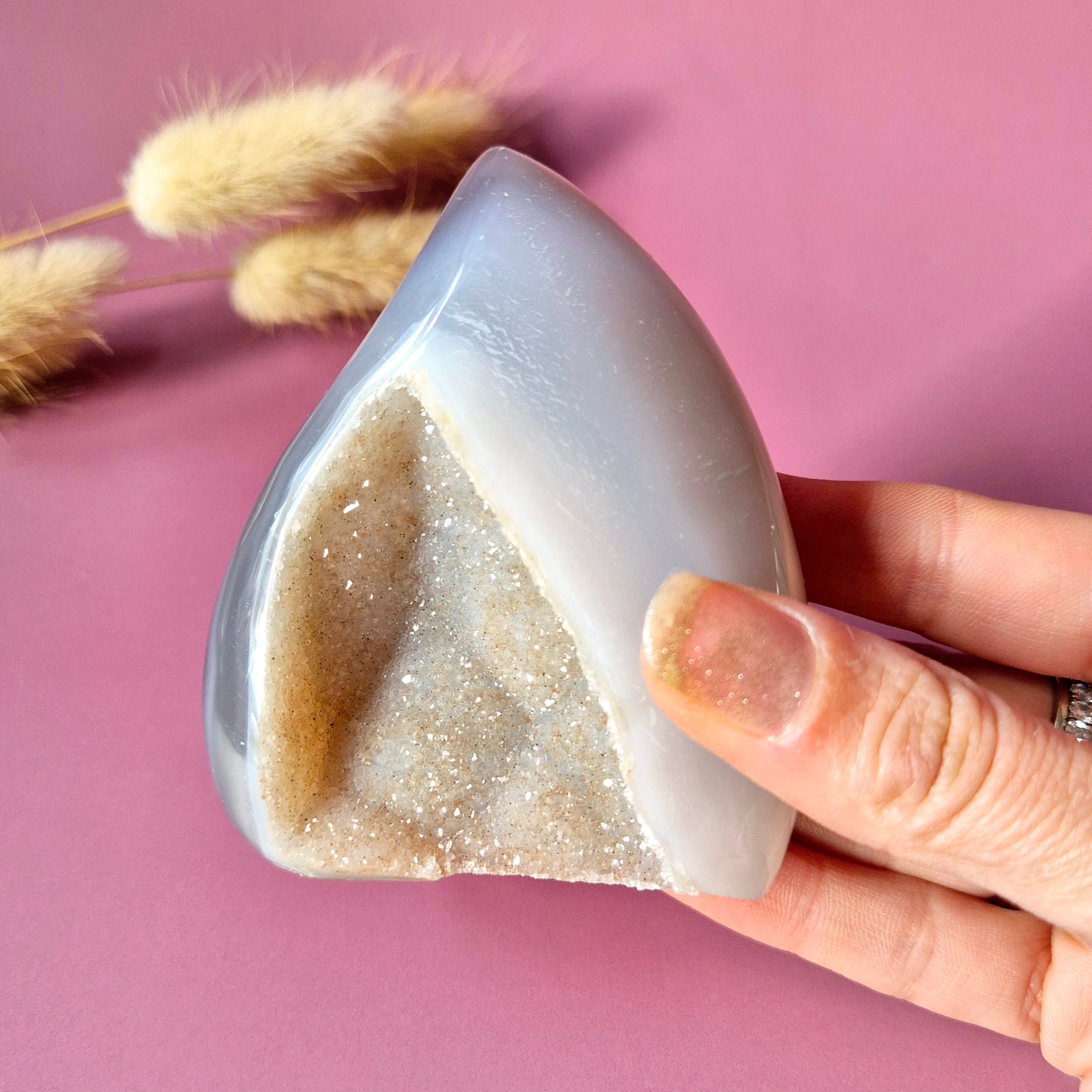 Druzy Grijze Agaat Druppelvormige Drop / Flame Staande Edelsteen Kristal - #38 212g.