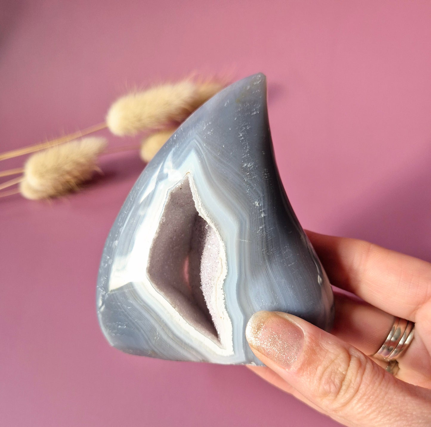 Druzy Grijze Agaat Druppelvormige Drop / Flame Staande Edelsteen Kristal - #42 248g.