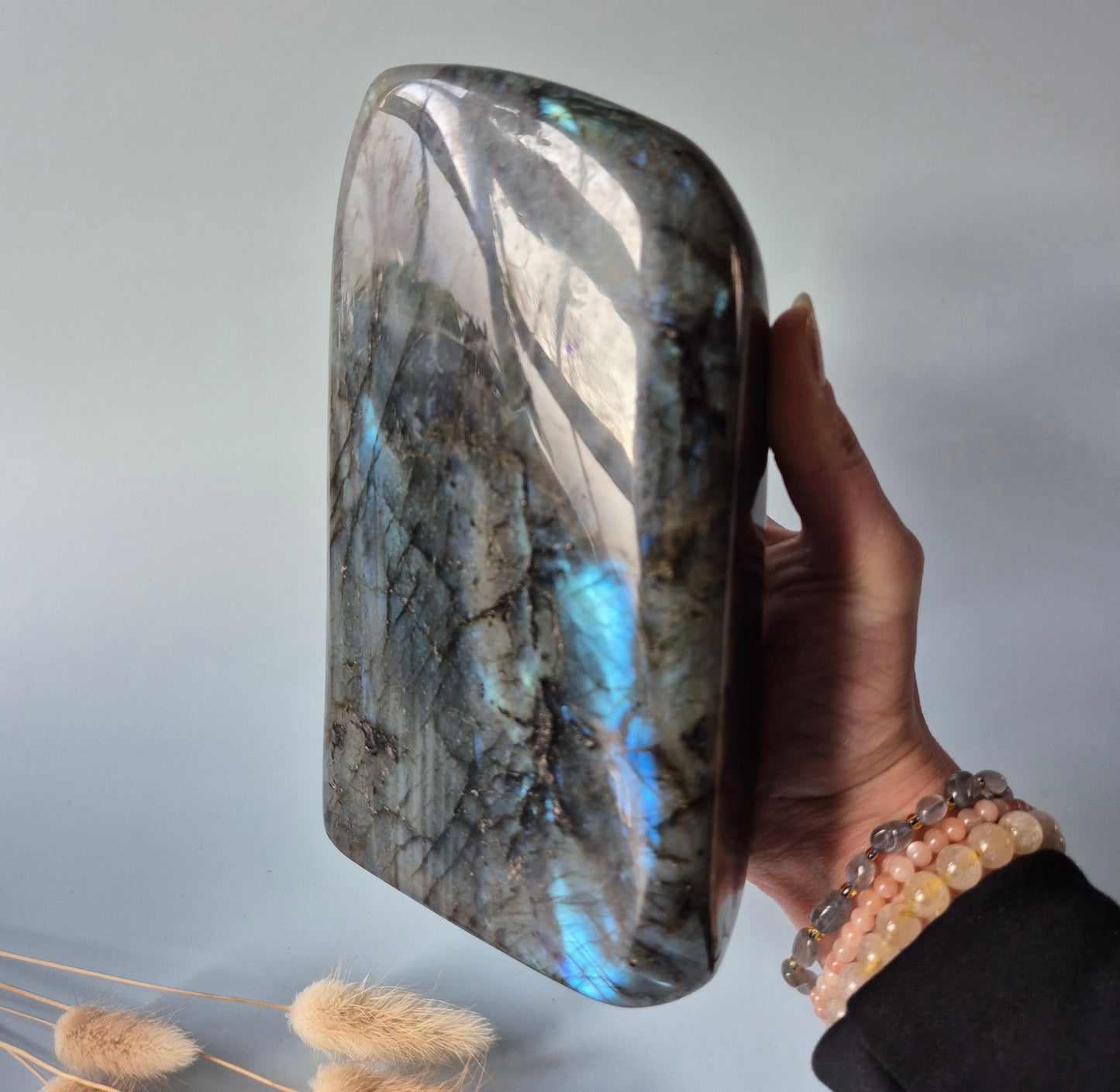 Gemstone Purple Labradorite Heart Palm Stone – Intuition, Protection & Mystical Power