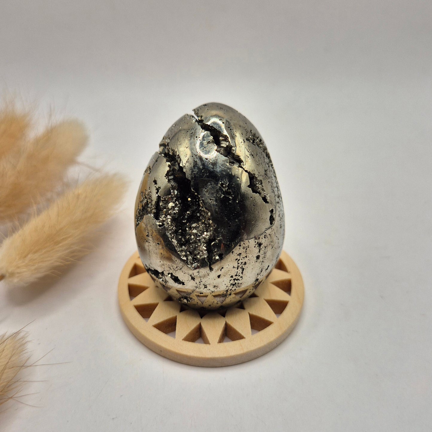 Edelsteen Bol Pyriet 40-50 mm – Hoge Kwaliteit met Druzy Kristallen