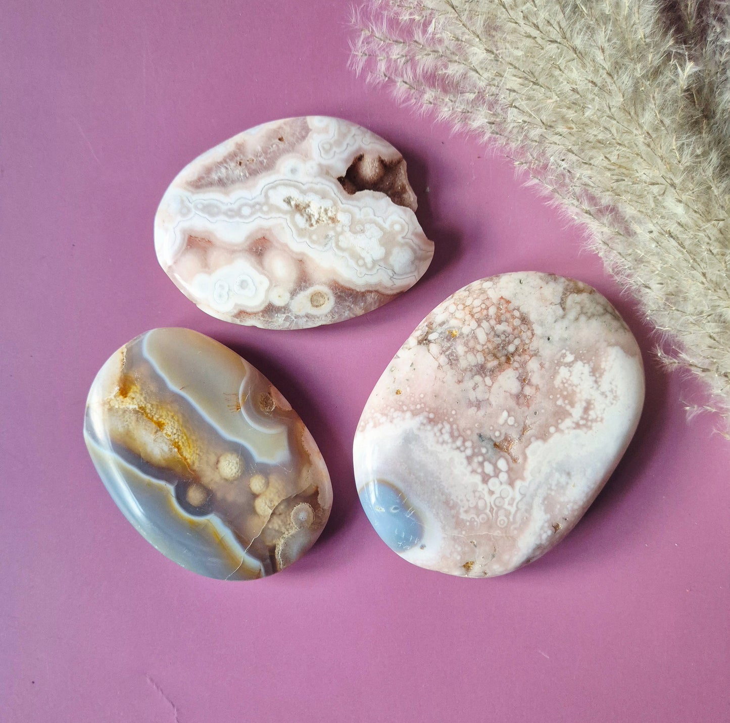 Gemstone Female Body Bust (8 cm) - Rose Quartz