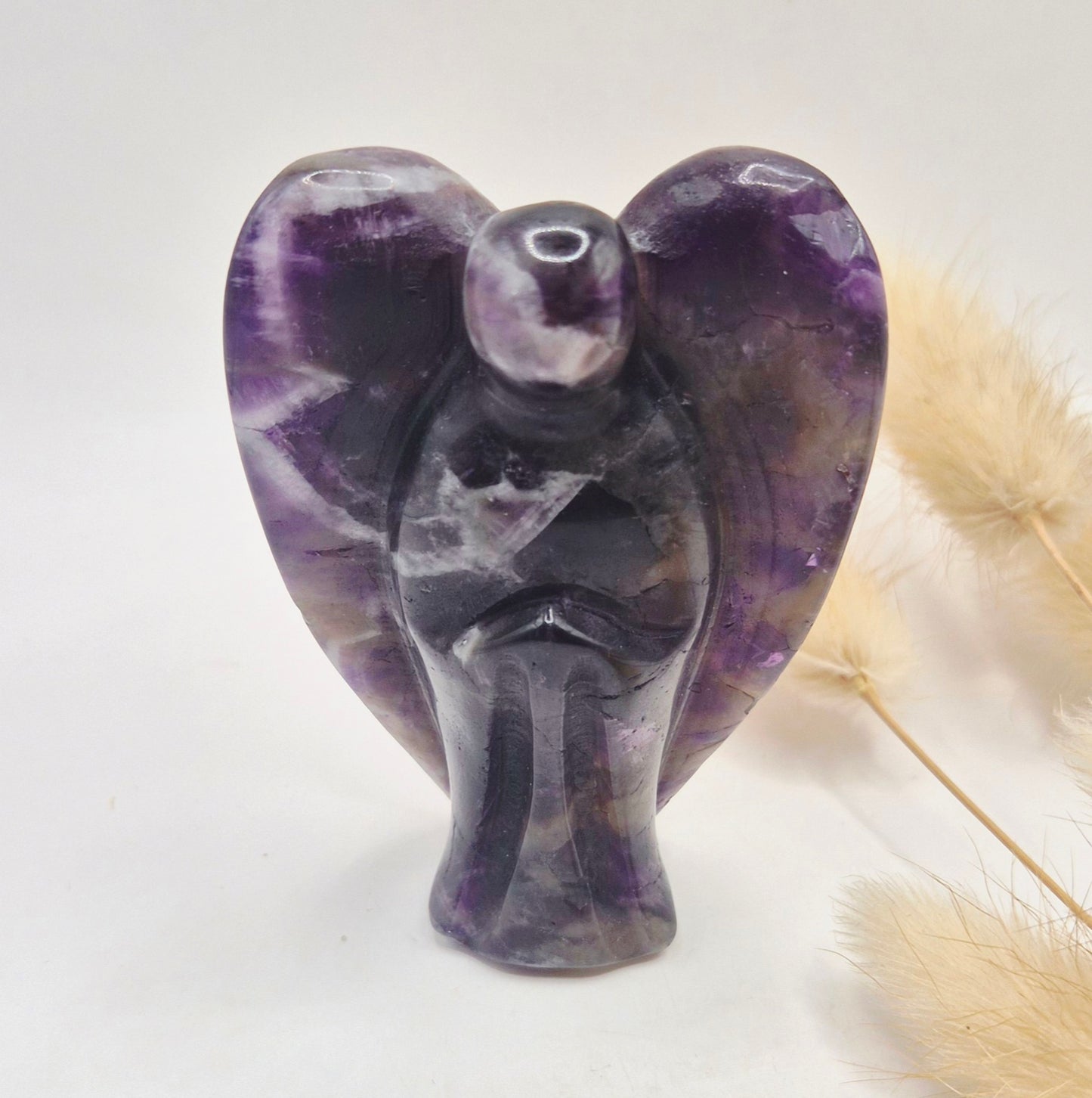 Dream Amethist Engel – Handgesneden Edelsteen Beeldje (8 cm)