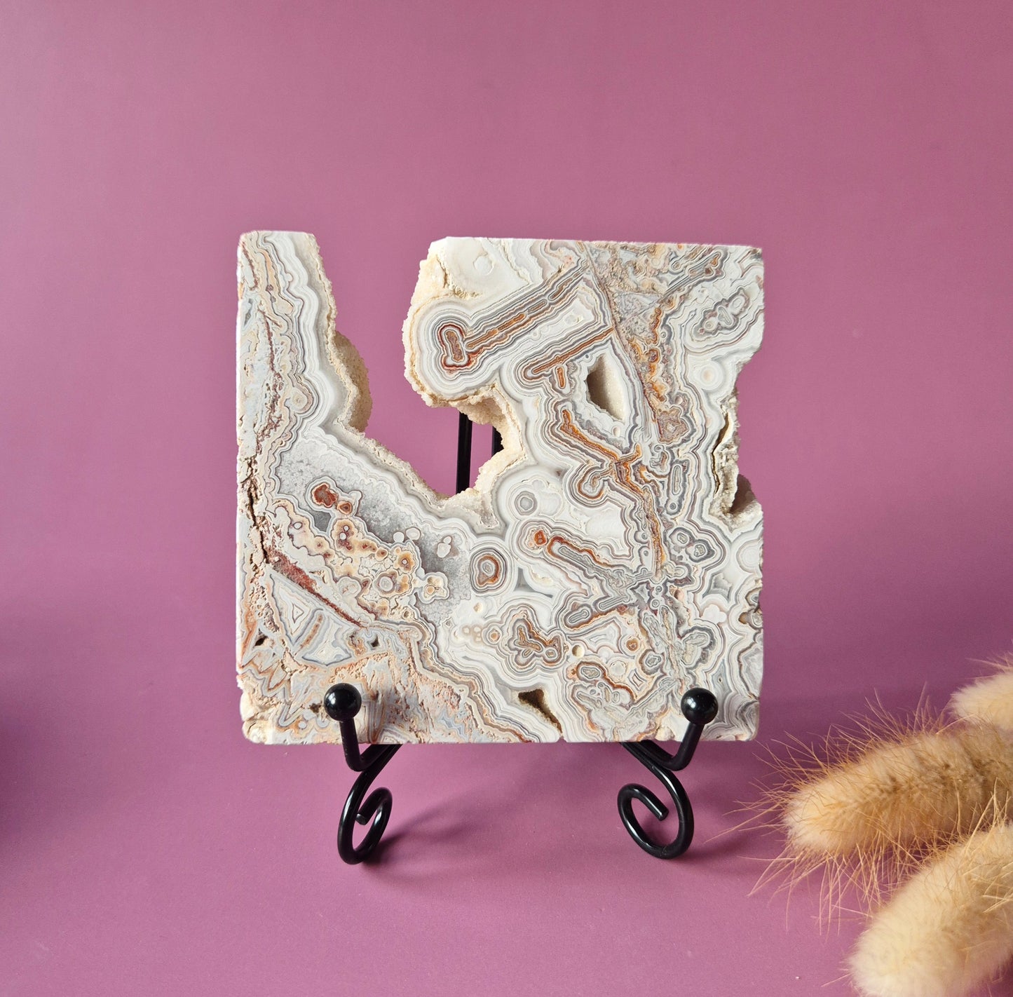 Mexikanisches Crazy Lace Achat Herz mit Ständer