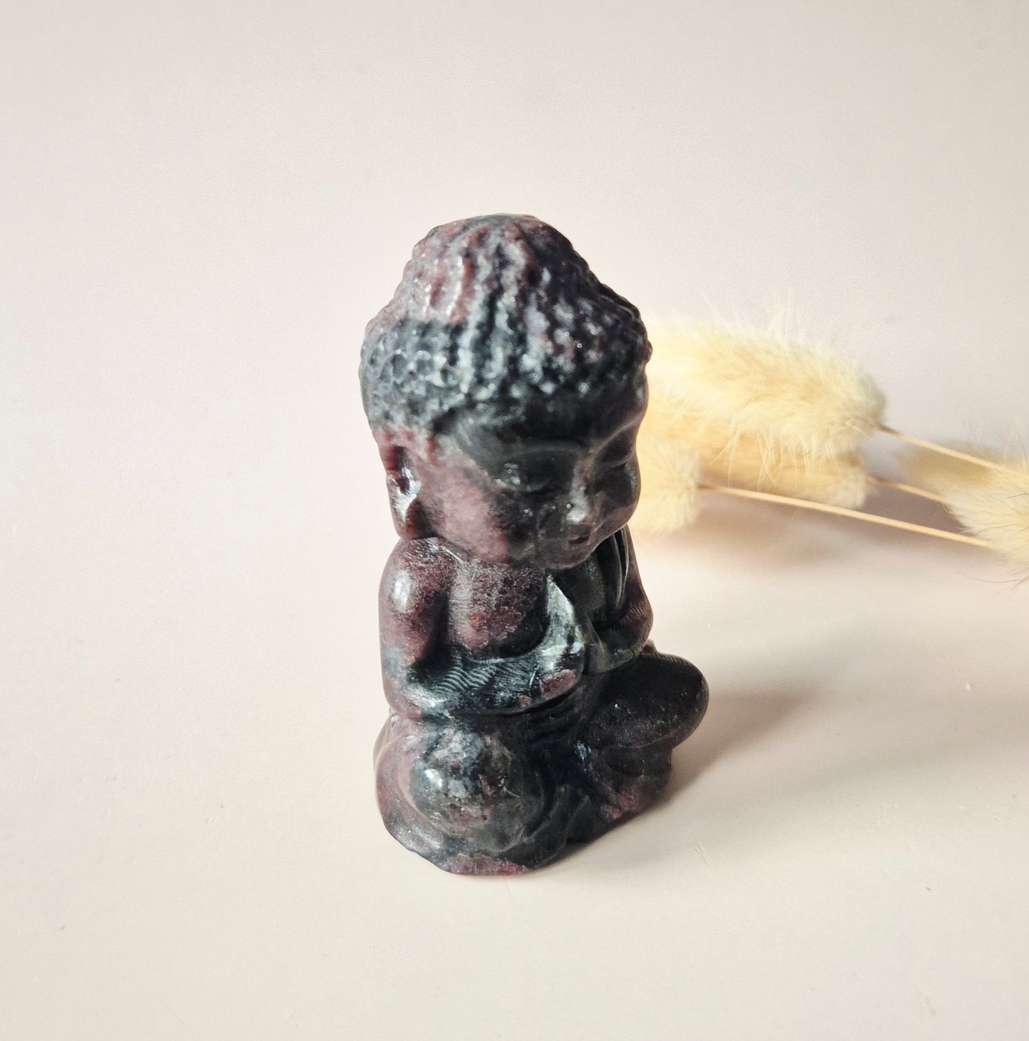 Garnet Edelsteen Buddha – 8 cm (granaat)