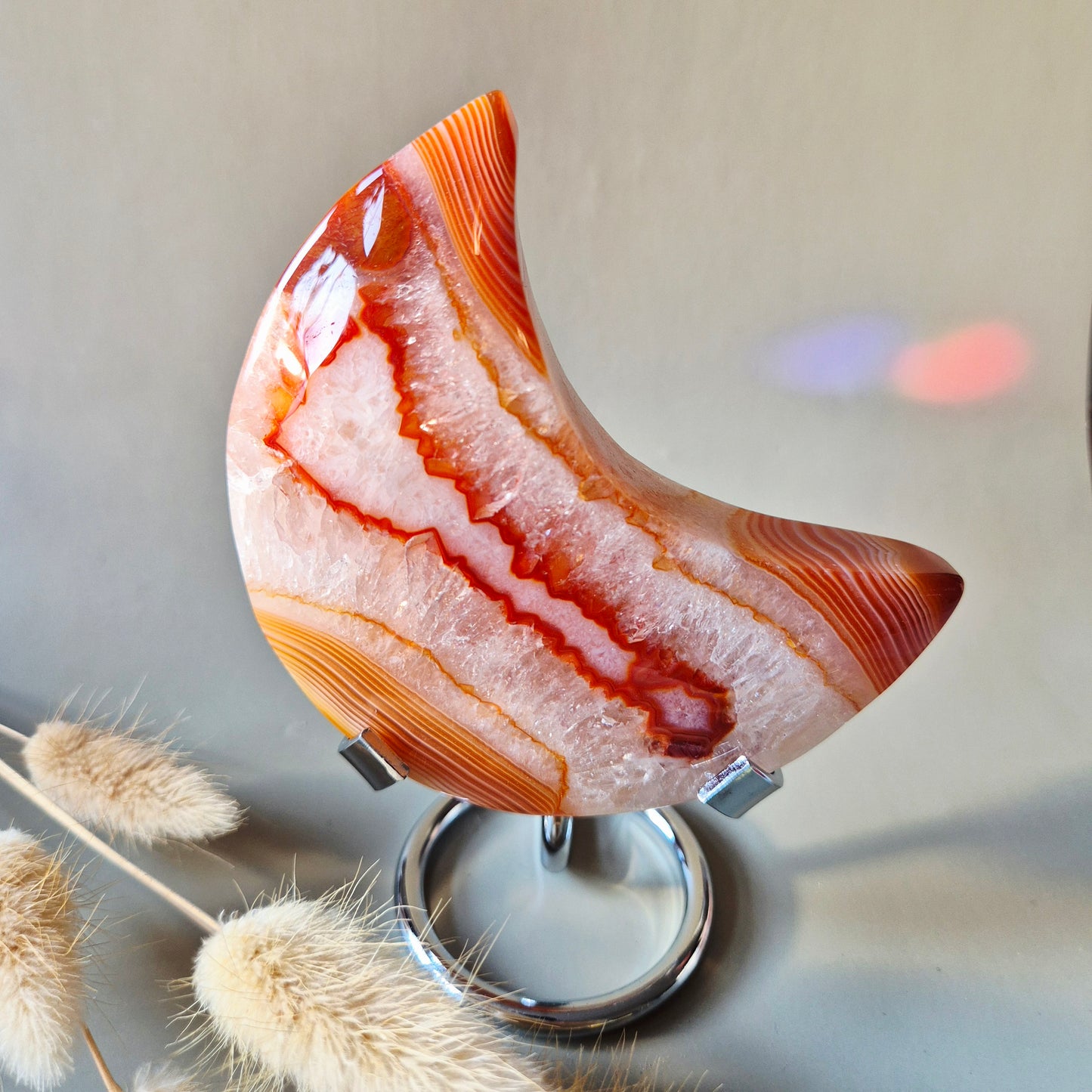 Edelsteen Carneool Maan op Standaard – 90 mm – 245g