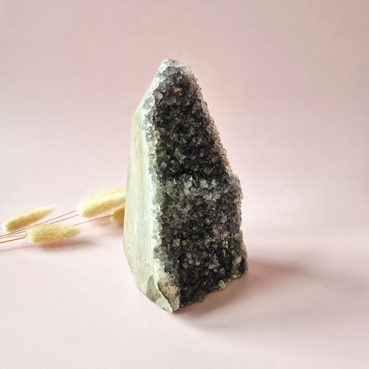 Edelsteen Amethist Geode van 1165 gram – Spirituele Eyecatcher met Krachtige Energie cathedral