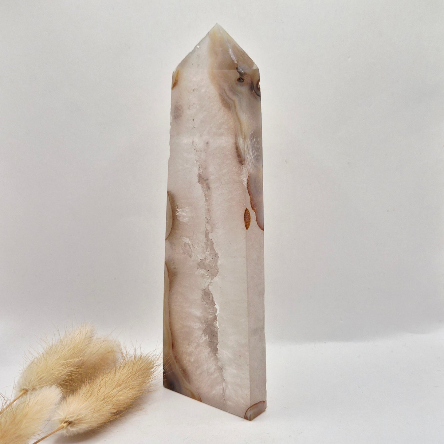 Druzy Grauer Achat - Tropfenförmiger stehender Edelsteinkristall - Nr. 12. 86 Gramm