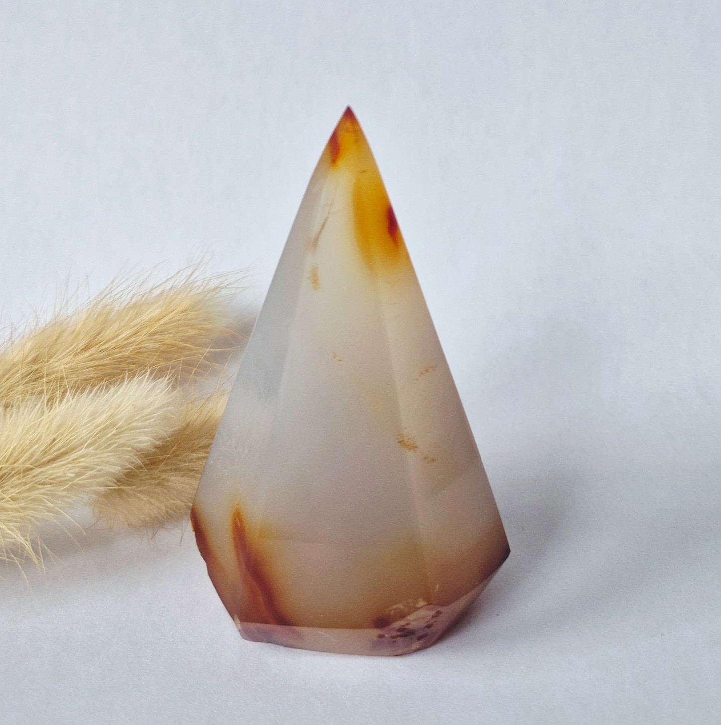 Druzy Grauer Achat - Tropfenförmiger stehender Edelsteinkristall - Nr. 12. 86 Gramm