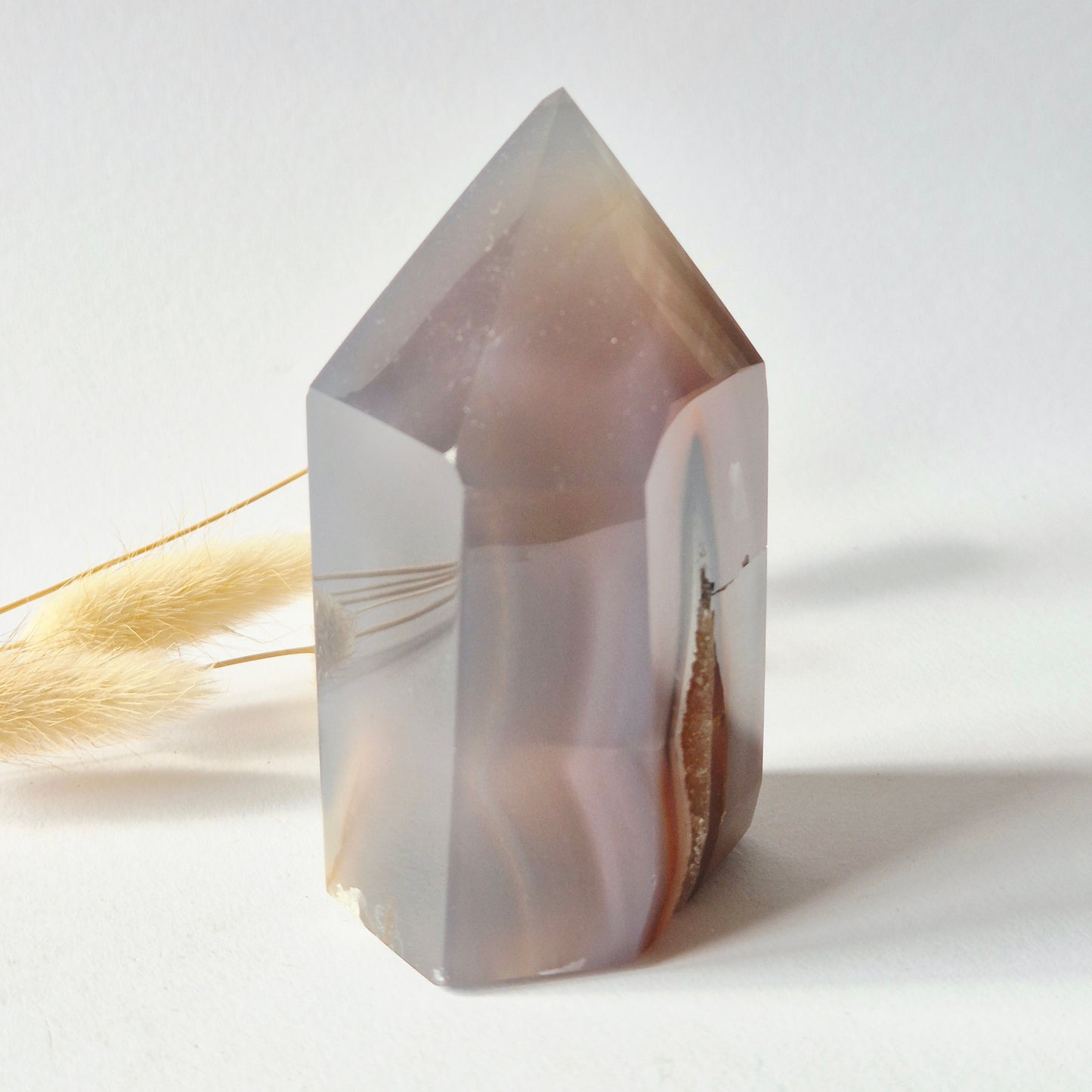 Druzy Grauer Achat - Tropfenförmiger stehender Edelsteinkristall - Nr. 12. 86 Gramm