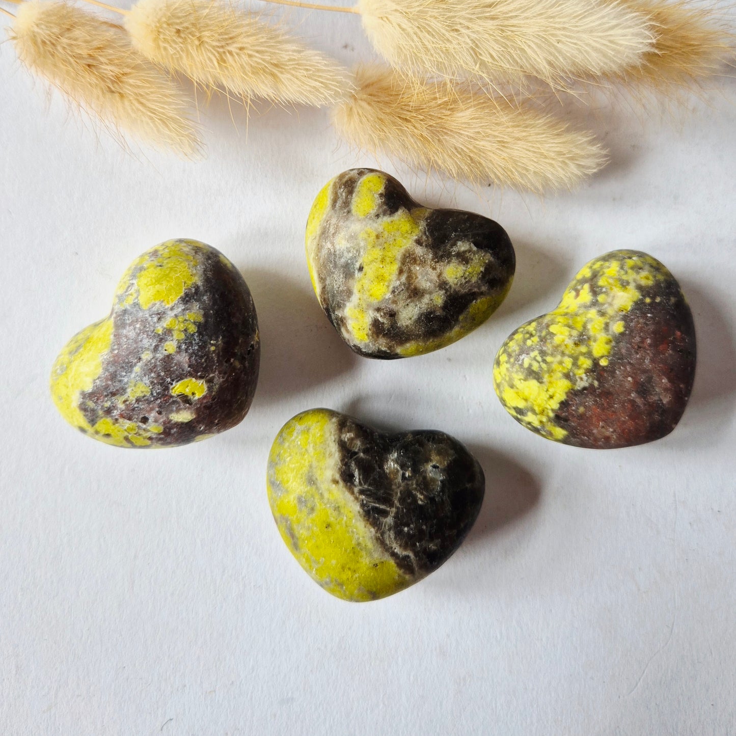 Mini-Herz - Roter Jaspis-Edelsteinherz / Taschenstein-Handschmeichler (2 x 2 cm)