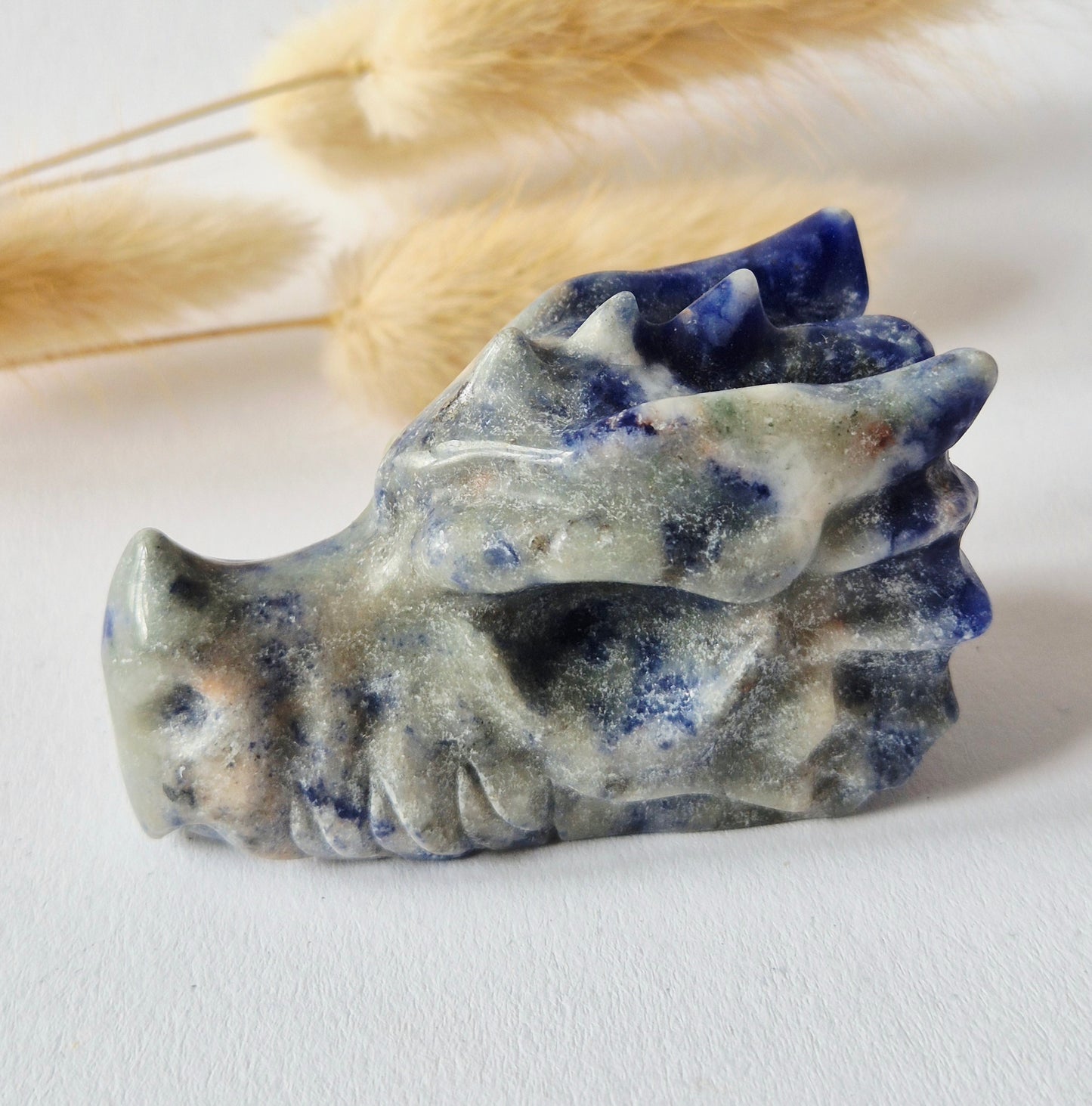 Sodaliet Dragon Skull – 6 cm (Halloween collectie)