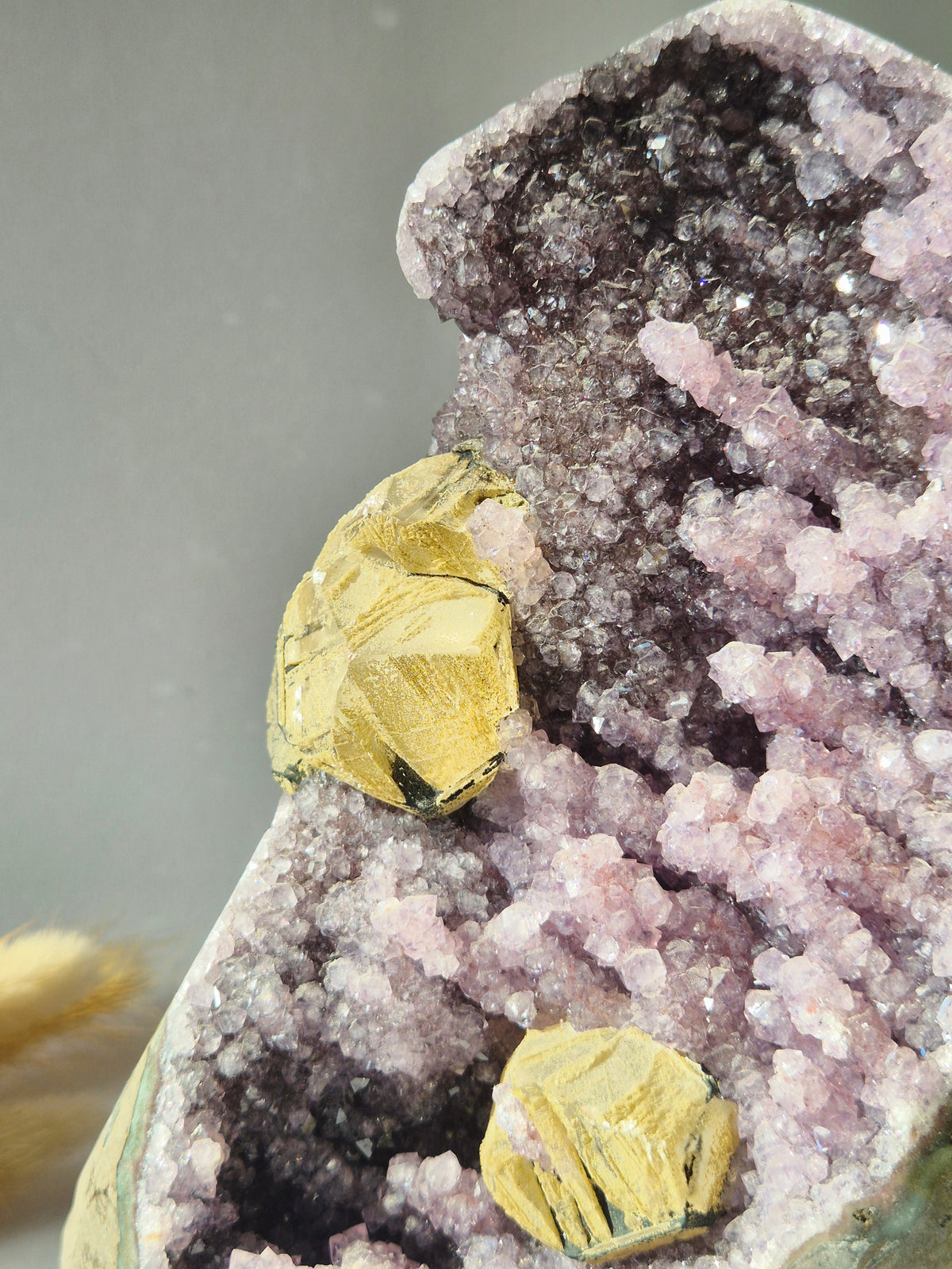 Amethist Geode met Calciet – Uniek Collector’s Piece – 2397 g
