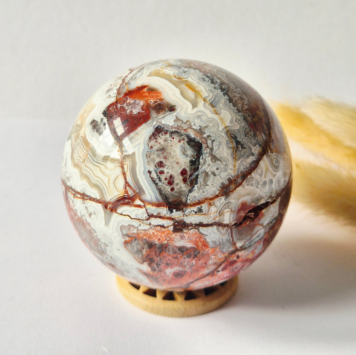 Kristall-Edelsteinkugel, weiße Drusen-Achatkugel aus Mexiko, 50 mm