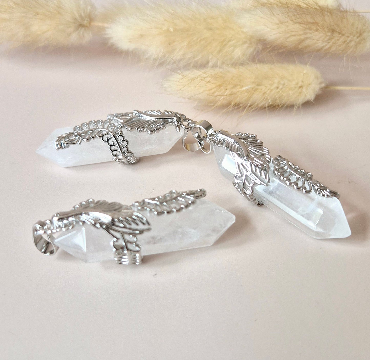 Bergkristal edelsteen hanger met sierlijke houder – 4,5 cm – helder en krachtig