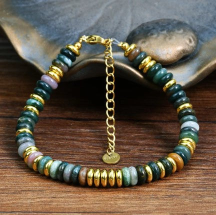 Grünes Edelsteinarmband mit goldenen Akzenten – 19 cm