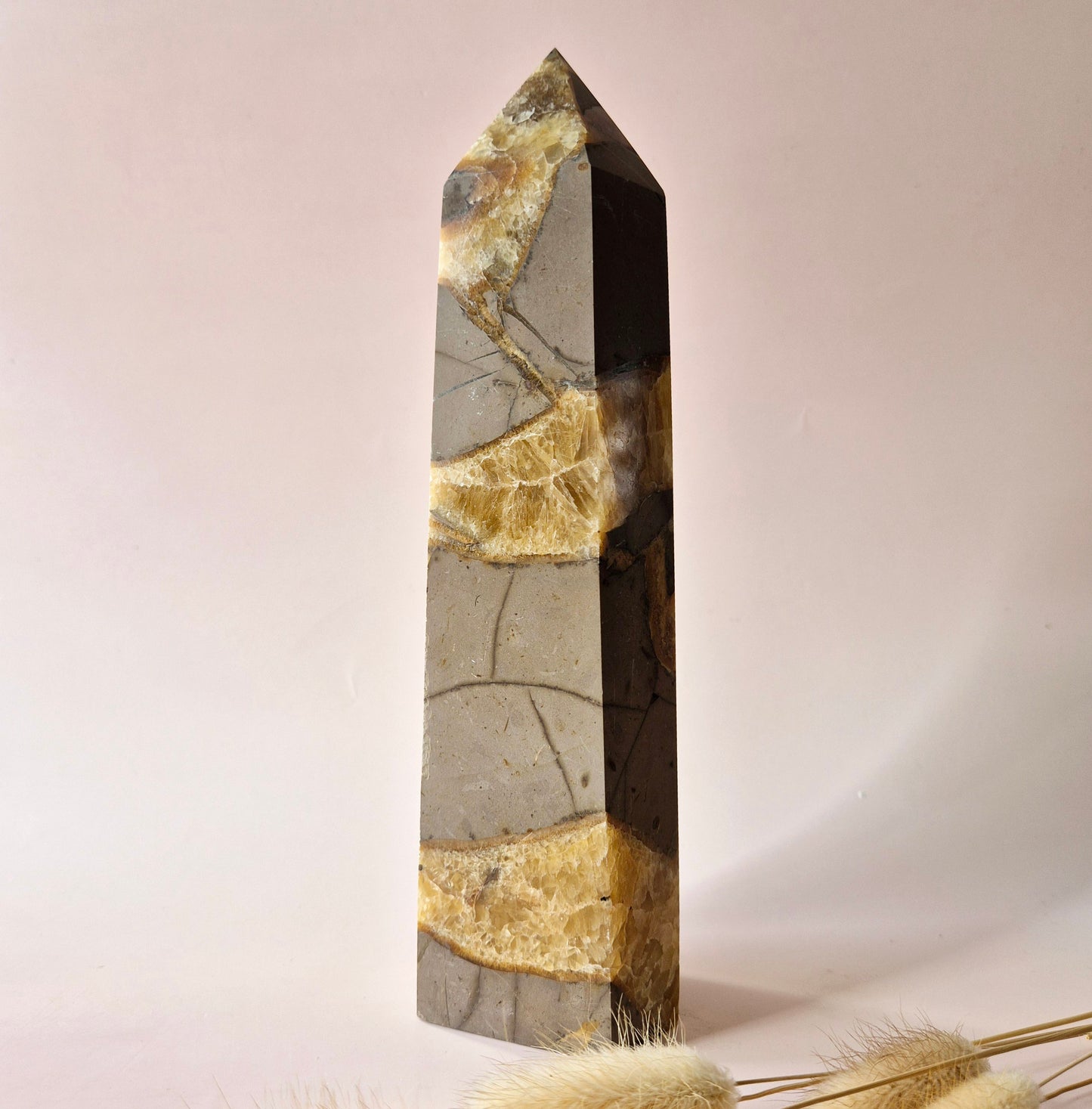 Gepolijste Dragon Stone toren van 1170 gram – Moonlight Gemstones