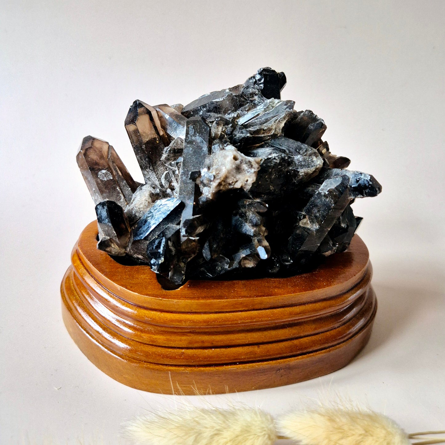 XL Ruwe Smoky Quartz Edelsteen Cluster op Houten Standaard