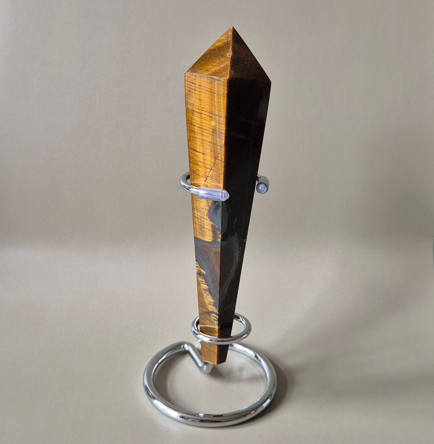 Edelsteen Tijgeroog Scepter op Standaard 15cm