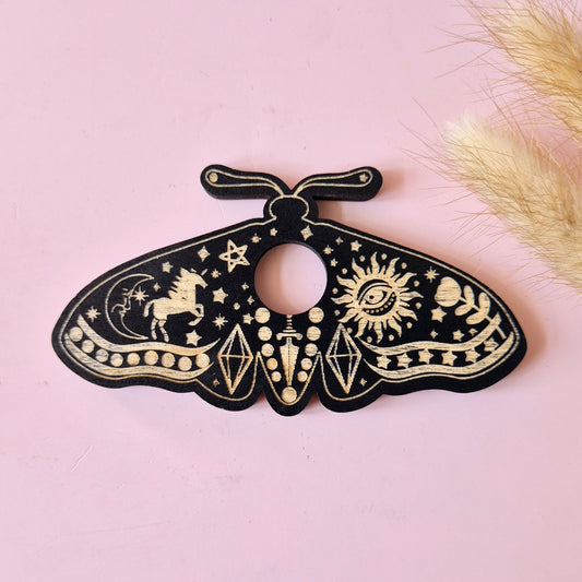 Houten Edelsteen Bolhouder – Moth #1 (dark)
