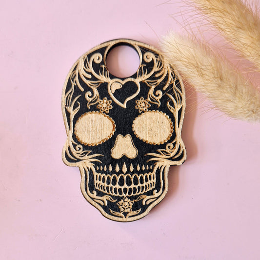 Houten Edelsteen Bolhouder – Skull / Doodshoofd