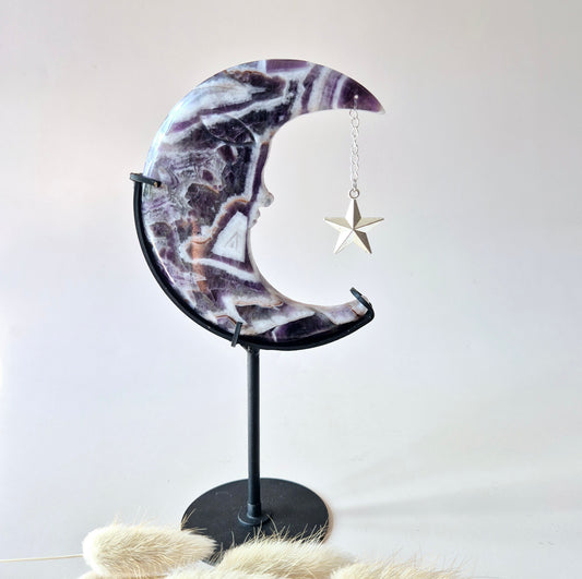 XL Gemstone Moss Agate Moon on Stand (Druzy &amp; Patterns) #158 - 400g 12,7cm