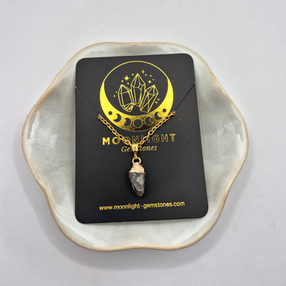 Gold-Colored Necklace with Raw Labradorite Pendant (1cm)