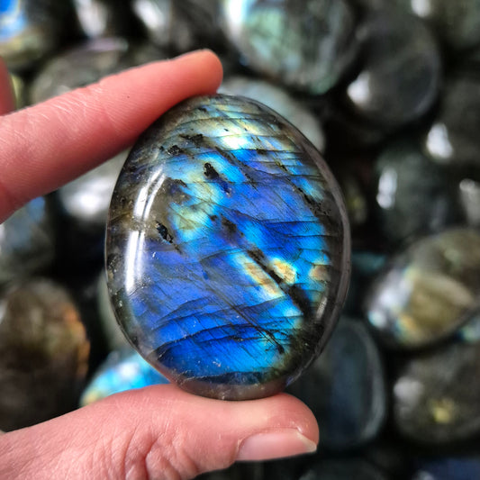 Gemstone Super Flashy Labradorite Palmstone Handstone worrystone worrystone