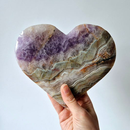XL Amethyst Agate Gemstone Heart (860g) – Including Stand - #8