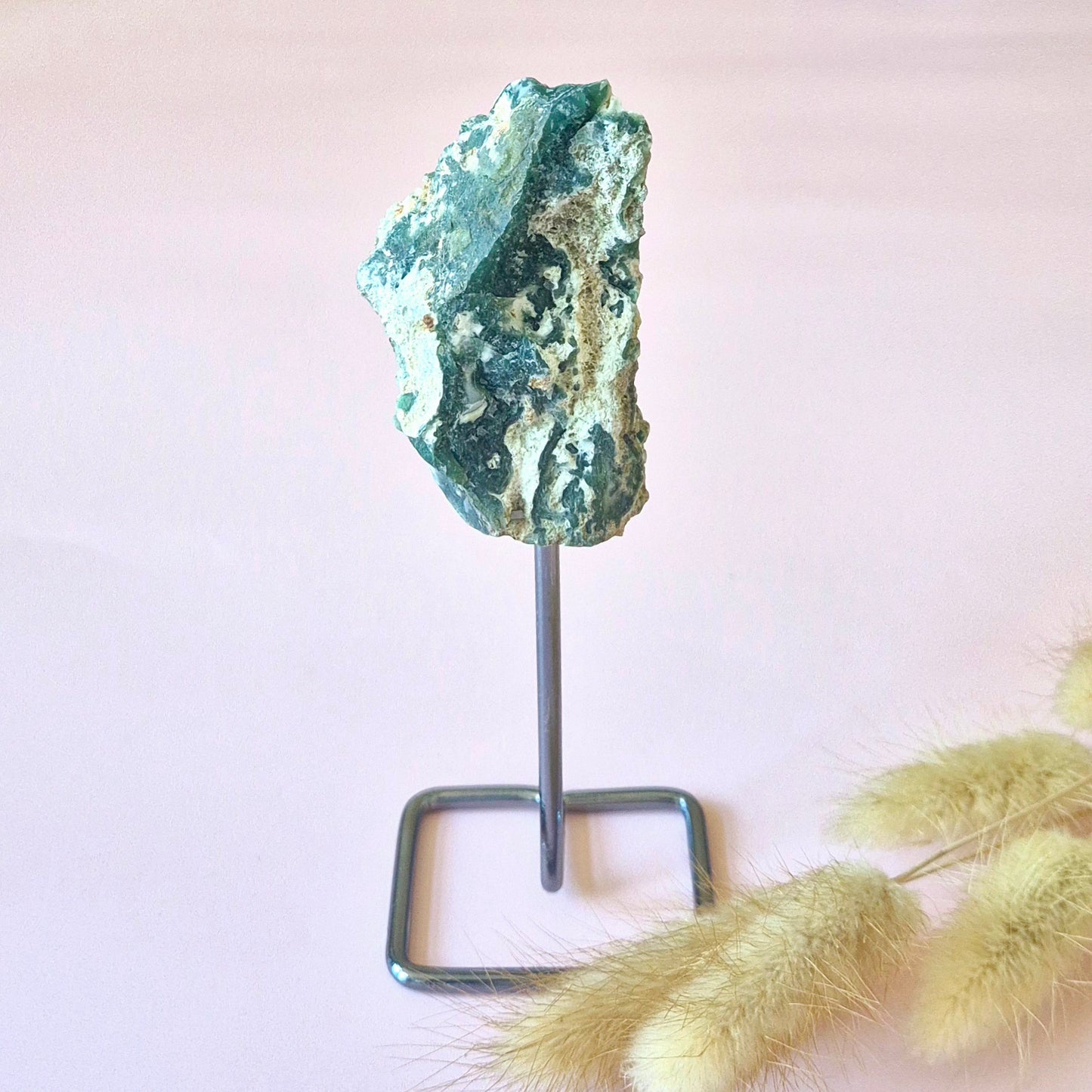 Gemstone (Druzy) Agate Disc on Stand (11–14 cm) – #19 Grounding, Balance &amp; Natural Beauty